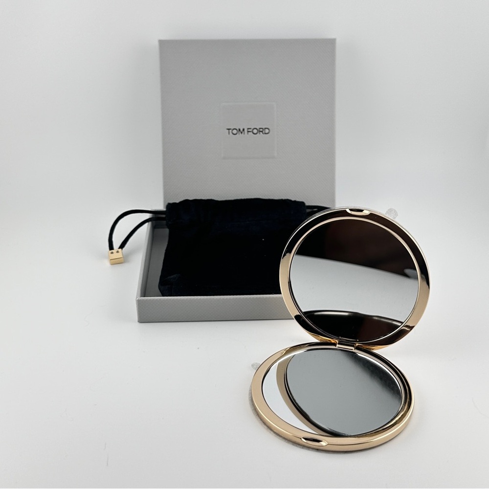 🆕 TOM FORD Elegant Gold Compact Mirror with Velvet Bag & Box - Picture 6 of 10